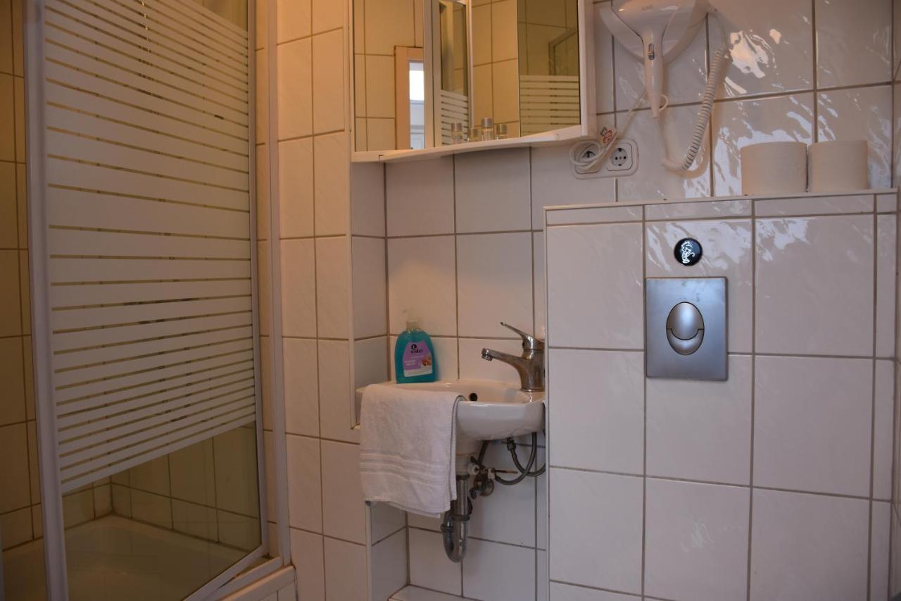 Hotel Schaum ดุสเซลดอร์ฟ ภายนอก รูปภาพ