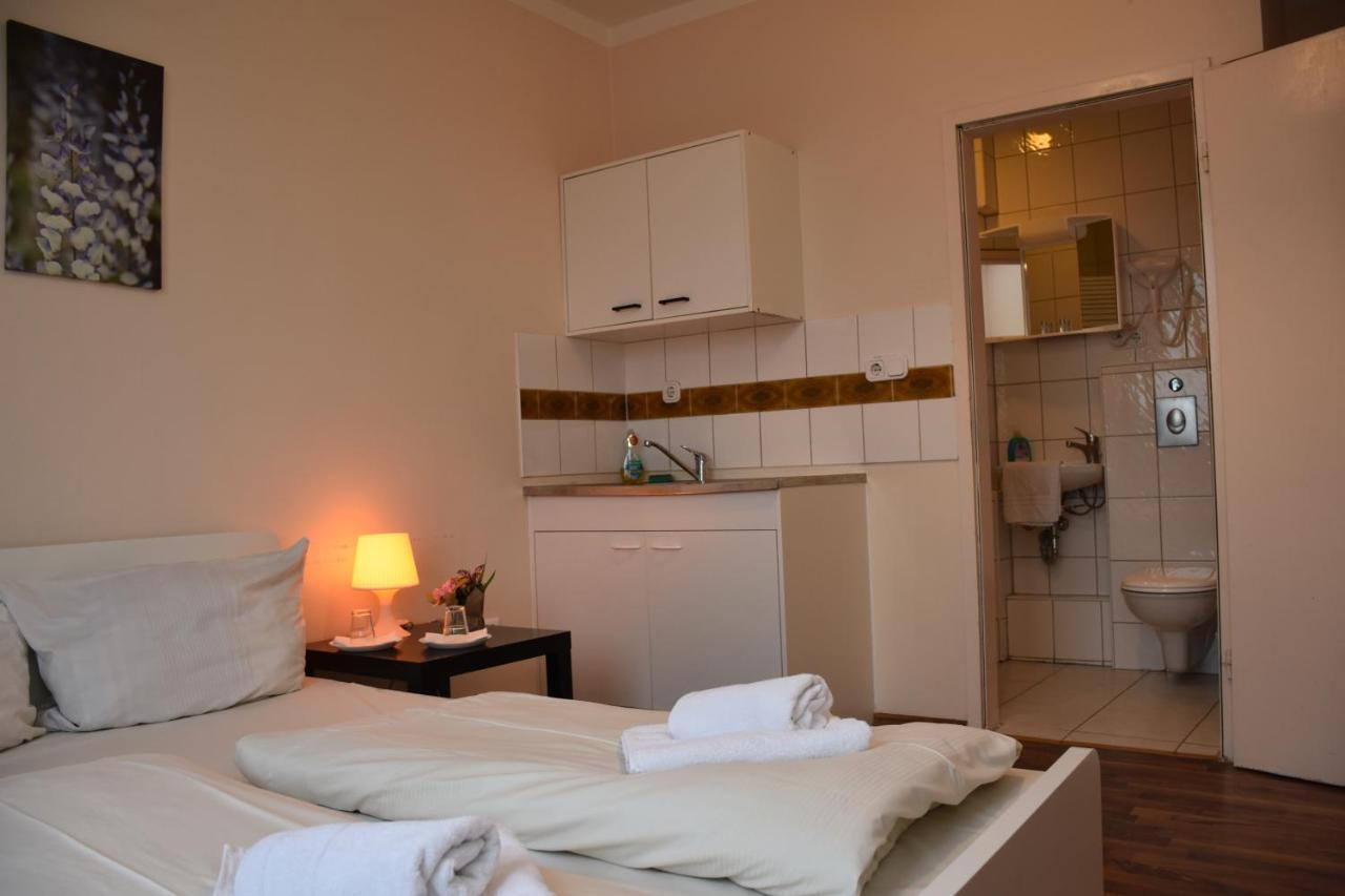 Hotel Schaum ดุสเซลดอร์ฟ ภายนอก รูปภาพ