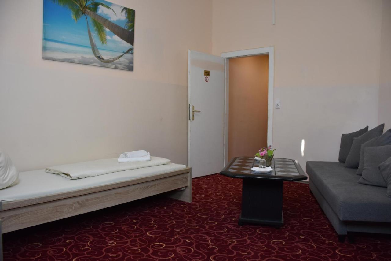 Hotel Schaum ดุสเซลดอร์ฟ ภายนอก รูปภาพ