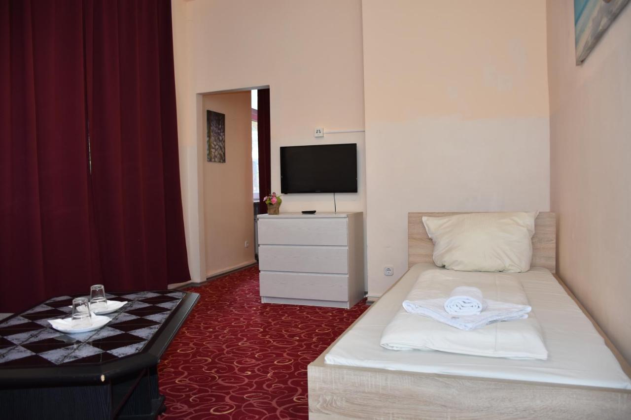 Hotel Schaum ดุสเซลดอร์ฟ ภายนอก รูปภาพ